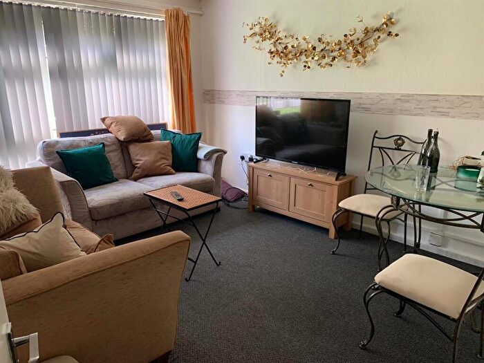 3 Bedroom Flat To Rent In Rebecca Drive, Selly Oak, Birmingham, B29