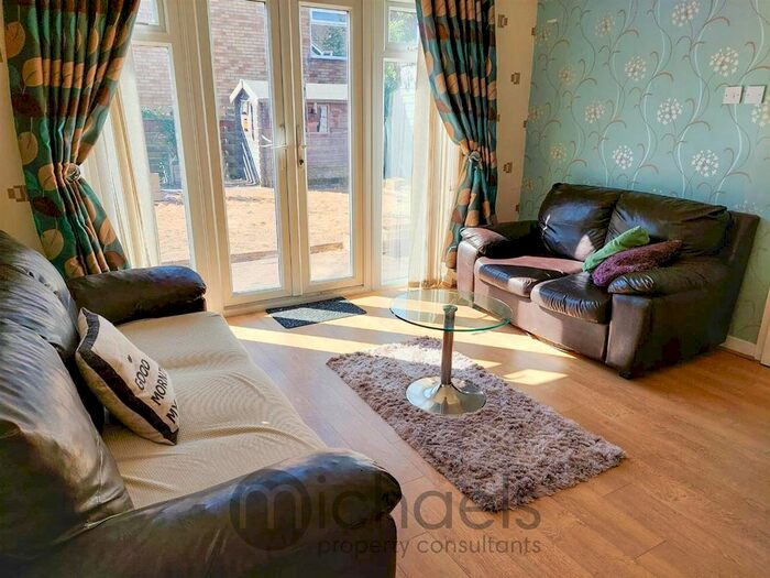 6 Bedroom Detached House To Rent In Tangerine Close, Colchester, CO4