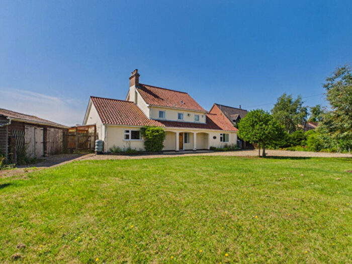 5 Bedroom Detached House For Sale In The Street, Beccles, NR34