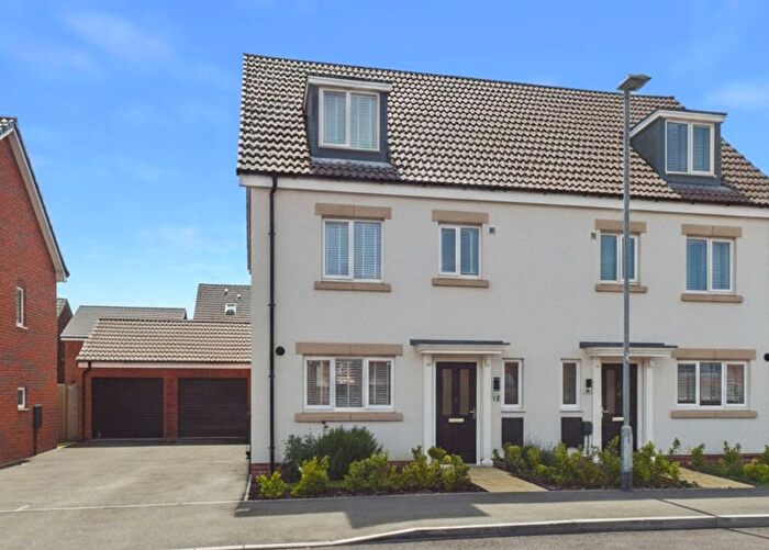 4 Bedroom Semi Detached House For Sale In Coot Way, Stoke Bardolph/Burton Joyce, Nottingham, NG14