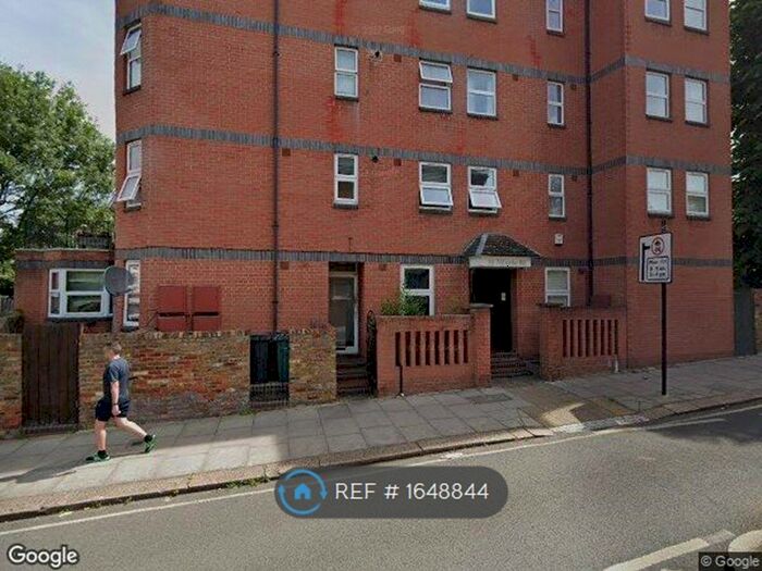 2 Bedroom Flat To Rent In Minster Road, London, NW2