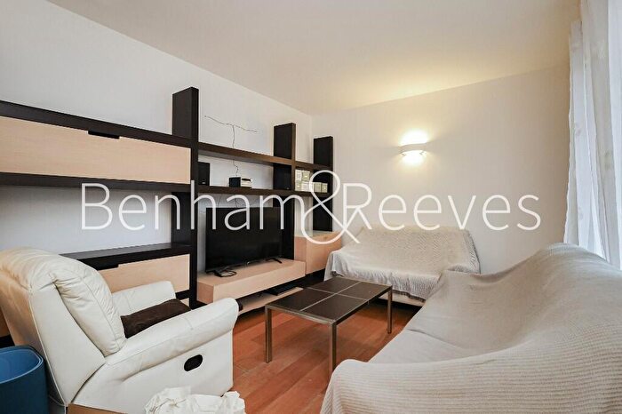 2 Bedroom Apartment To Rent In Carlyle Court, Chelsea Harbour, SW10