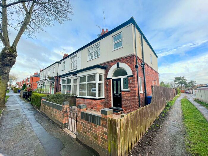 3 Bedroom Semi-Detached House To Rent In Swanland Road, Hull, HU13