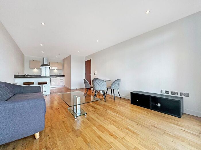 2 Bedroom Apartment To Rent In Aruba, Gotts Road, Leeds, LS12