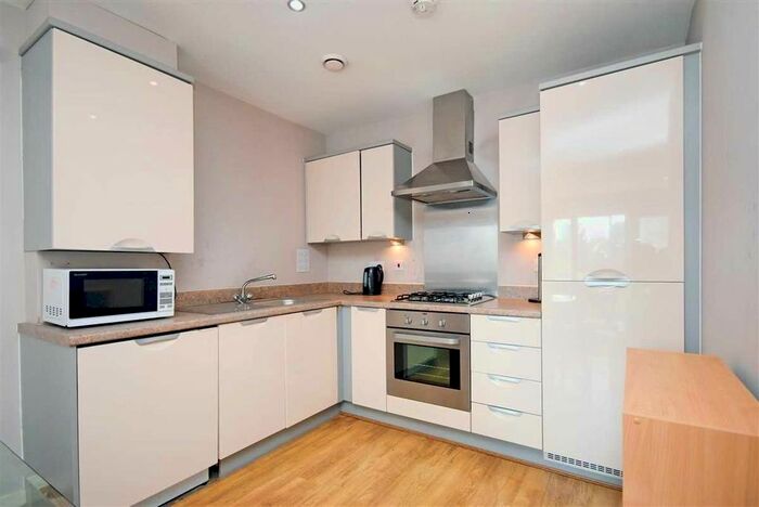 2 Bedroom Flat To Rent In Recovery Street, London, SW17