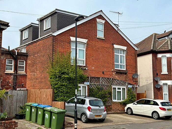 1 Bedroom Flat To Rent In Westridge Road, Southampton, Hampshire, SO17