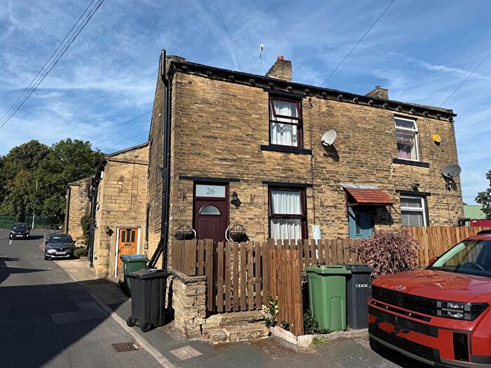 2 Bedroom Terraced House For Sale In Ley Fleaks Road, Idle, Bradford, BD10