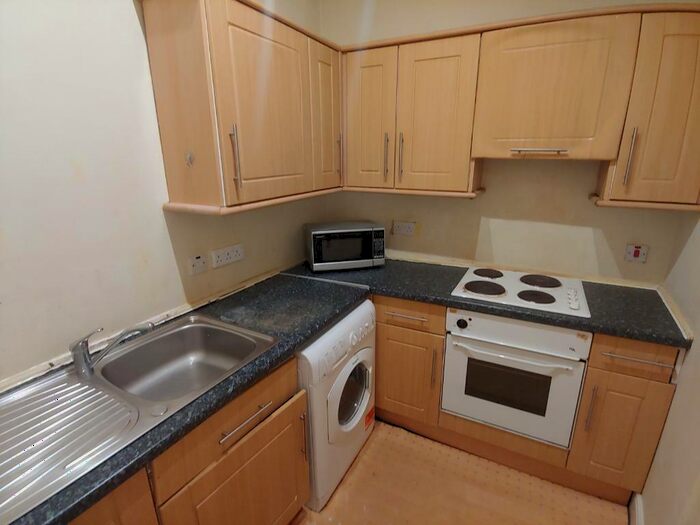 3 Bedroom Flat To Rent In Roseneath Place, Marchmont, Edinburgh, EH9