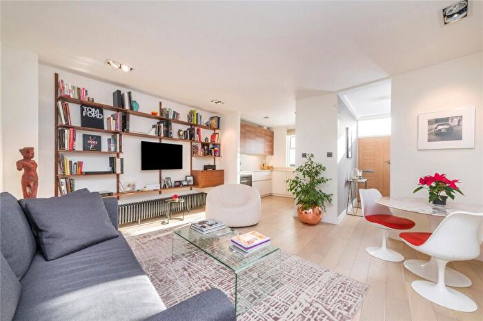 2 Bedroom Flat To Rent In Kingswell, - Heath Street, NW3