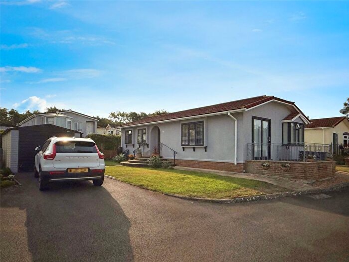 2 Bedroom Mobile/park Home For Sale In Sidmouth Road, Aylesbeare, Exeter, Devon, EX5