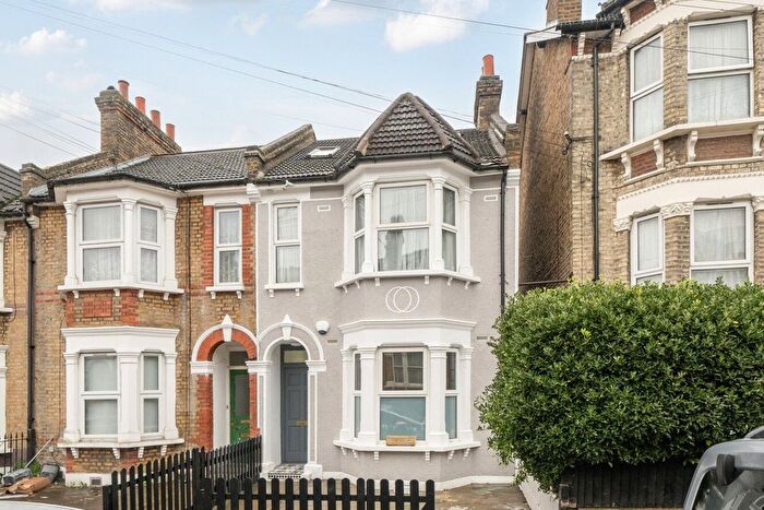 4 Bedroom End Terrace House For Sale In Beechfield Road, London, SE6