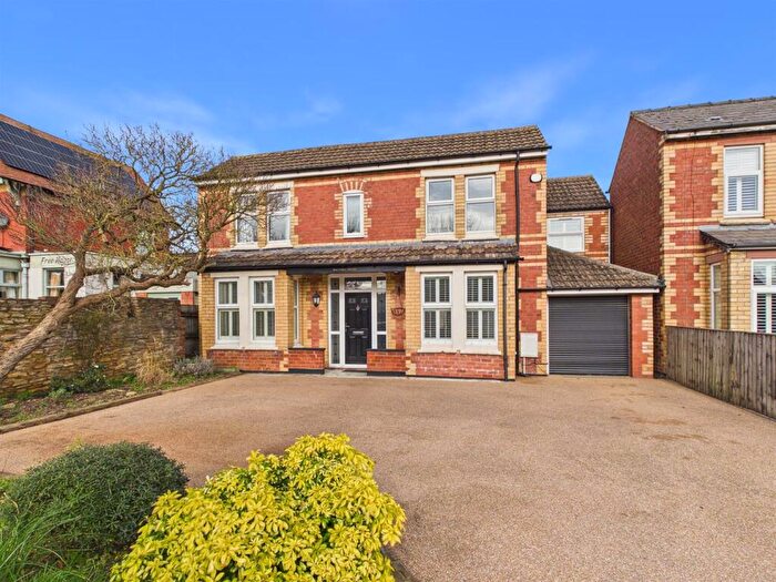 4 Bedroom Detached House For Sale In Old Cheltenham Road, Longlevens, Gloucester, GL2