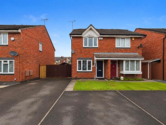 2 Bedroom Semi Detached House For Sale In Frampton Road, Gloucester, GL1