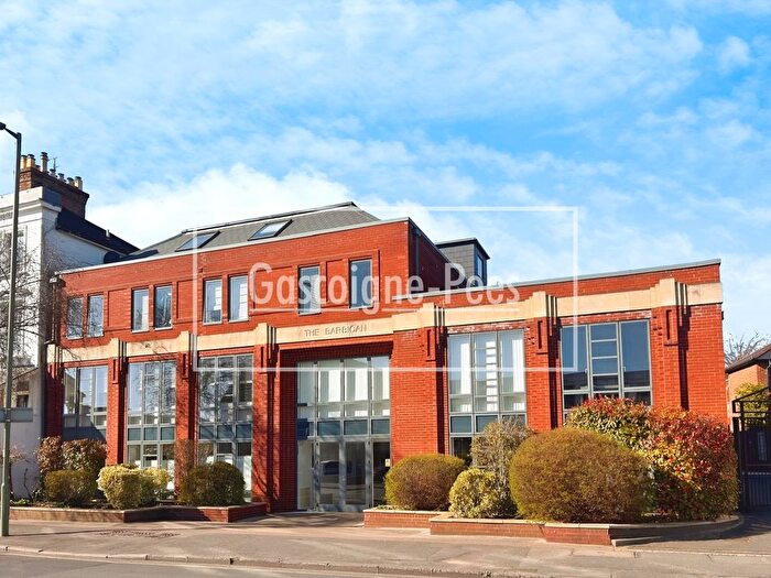 2 Bedroom Flat To Rent In The Barbican, Farnham, GU9