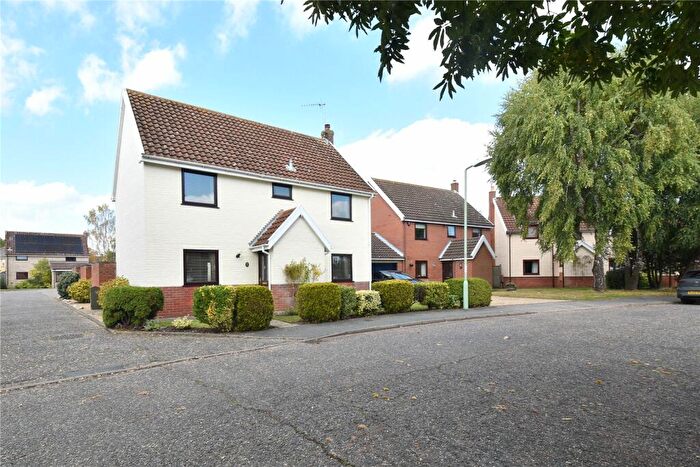 4 Bedroom Detached House For Sale In Farriers Close, Martlesham Heath, Ipswich, IP5