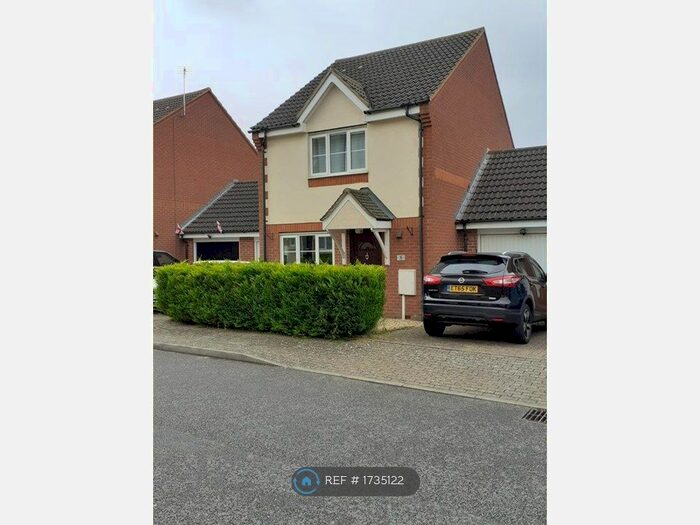 3 Bedroom Detached House To Rent In Mavoncliff Drive, Milton Keynes, MK4