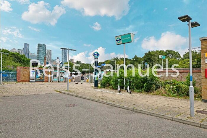 3 Bedroom Apartment To Rent In Ambassador Square, Isle Of Dogs, London, E14