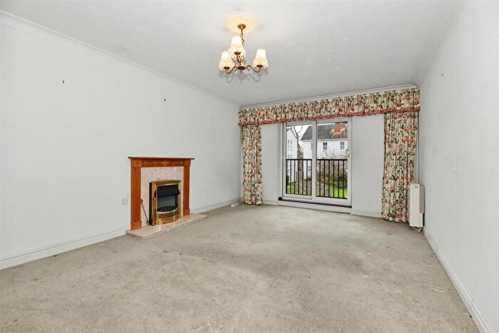 1 Bedroom Retirement Property For Sale In Binswood Avenue, Leamington Spa, CV32