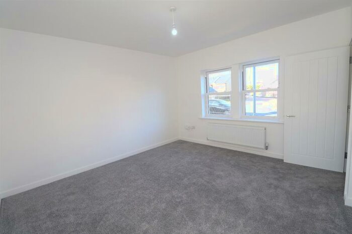 3 Bedroom Town House To Rent In Fartown, Pudsey, Leeds, LS28