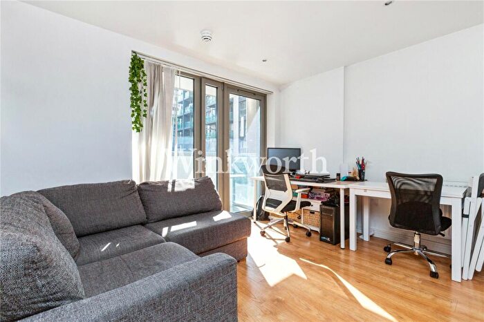 1 Bedroom Apartment For Sale In Waterside Way, London, N17