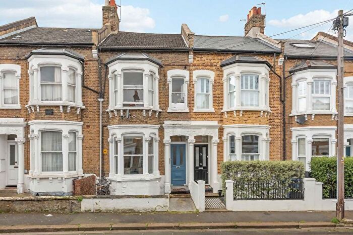 2 Bedroom Flat To Rent In Keston Road, East Dulwich, SE15