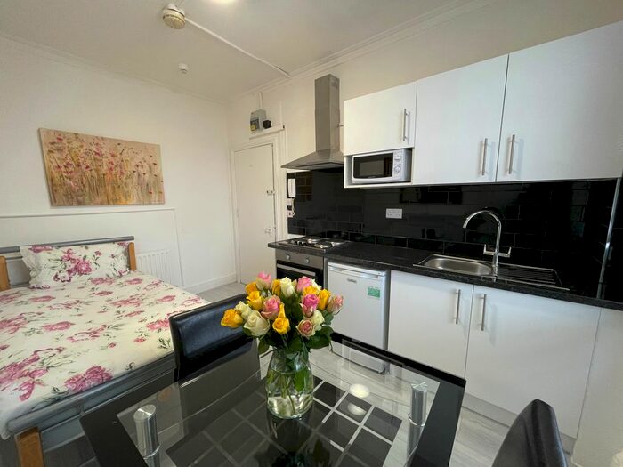 Studio To Rent In Oakley Street, Chelsea, SW3