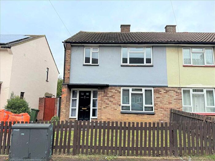 3 Bedroom Semi-Detached House For Sale In Woodshire Road, Dagenham, RM10