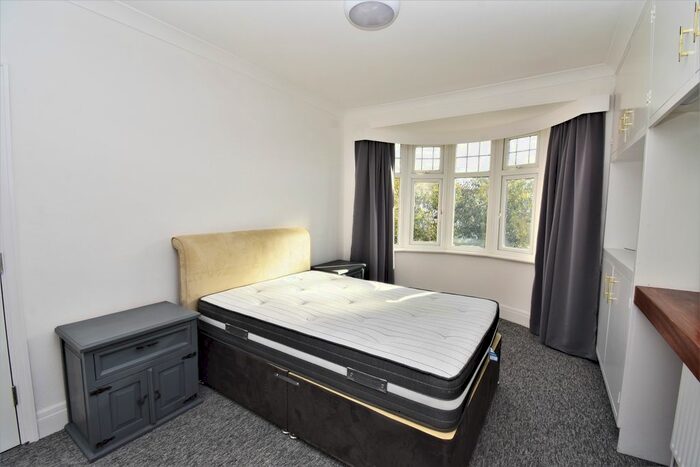 Studio To Rent In Leysdown Road, London, SE9