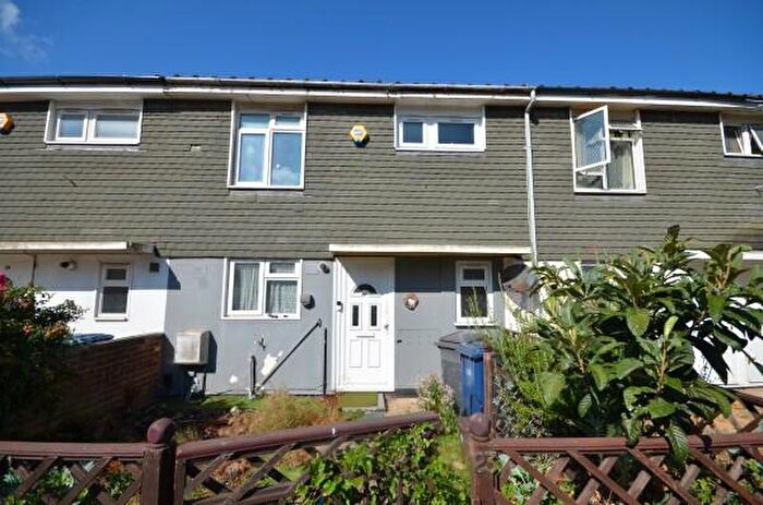 3 Bedroom Terraced House For Sale In Knightswood Close, Edgware, Middlesex, HA8