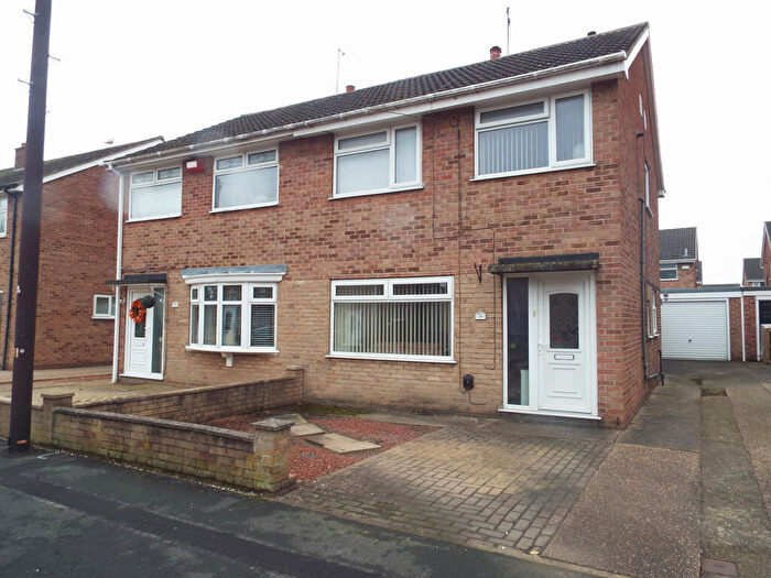 3 Bedroom Semi-Detached House To Rent In Cullingworth Avenue, HU6