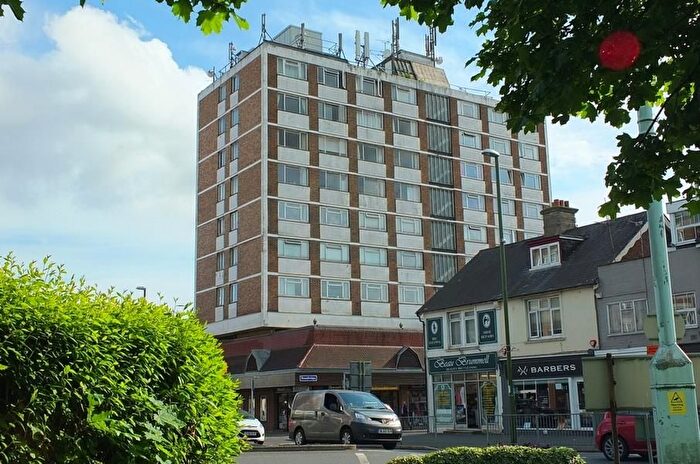 2 Bedroom Flat To Rent In Gower Road, Haywards Heath, RH16