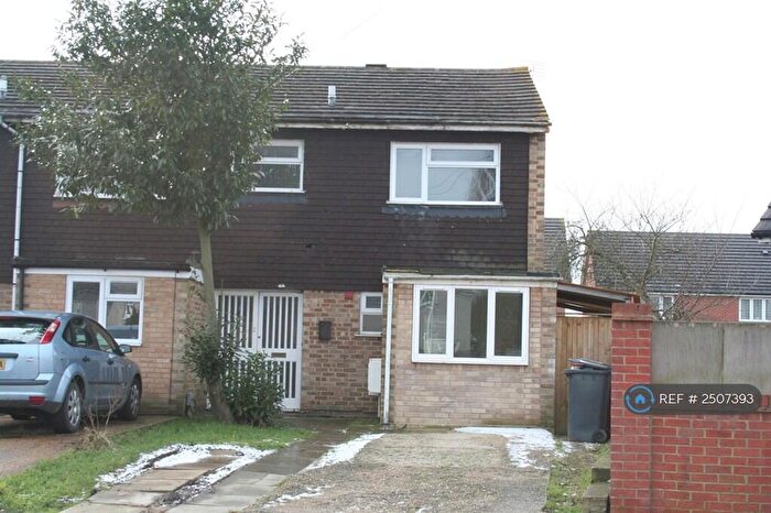4 Bedroom Flat To Rent In Salford Close, Reading, RG2