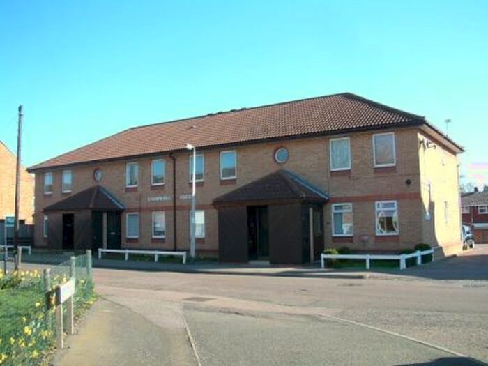 2 Bedroom Flat To Rent In Cromwell Court, Bedford, MK42