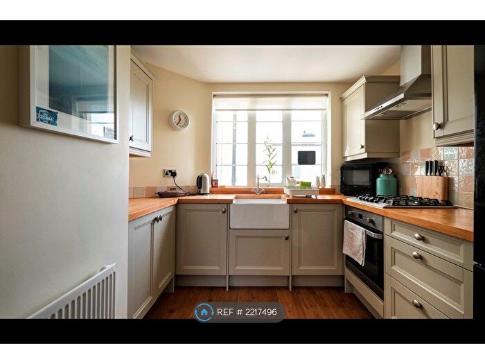 2 Bedroom Flat To Rent In London Road, Leigh-On-Sea, SS9