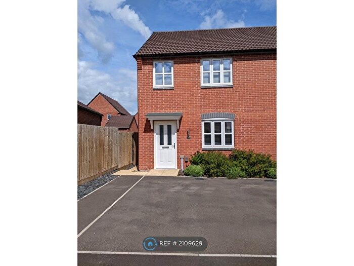 3 Bedroom Semi-Detached House To Rent In Cranswick Close, Nottingham, NG15