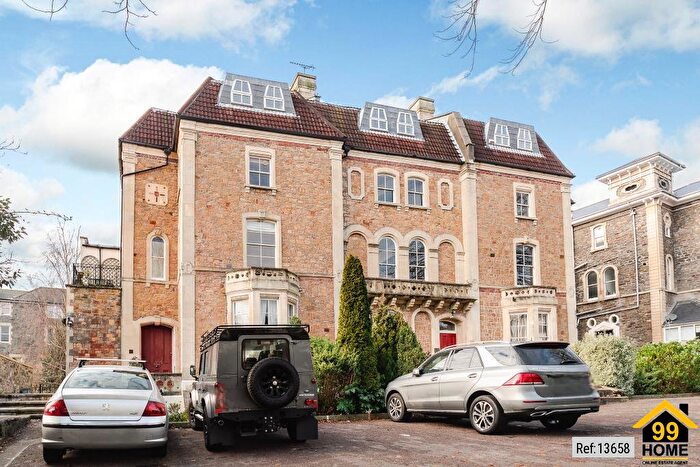 2 Bedroom Flat To Rent In - Oakfield Grove, Bristol, Somerset, BS8