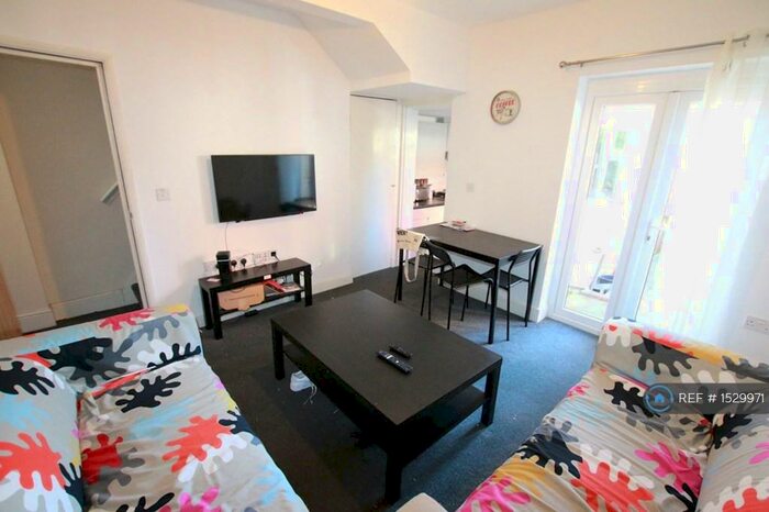 6 Bedroom Flat To Rent In Blenheim Road, Reading, RG1