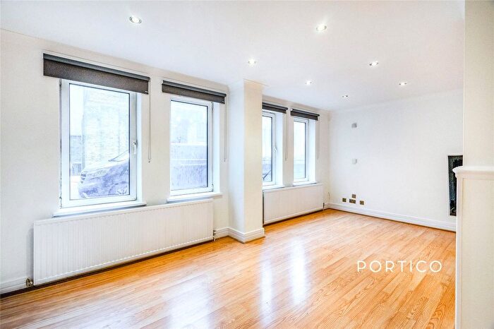 3 Bedroom Flat To Rent In Charter Court, Harcourt Street, W1H