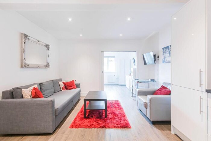 1 Bedroom Flat To Rent In Holloway Road, , Holloway, London, N7