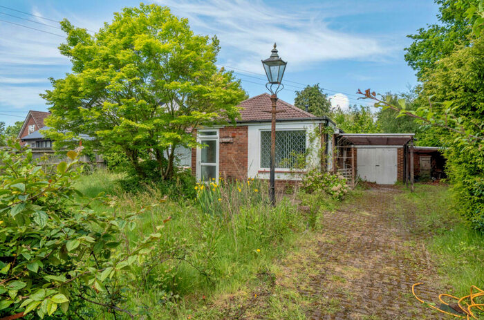 4 Bedroom Bungalow For Sale In Pooks Green, Marchwood, Southampton, Hampshire, SO40