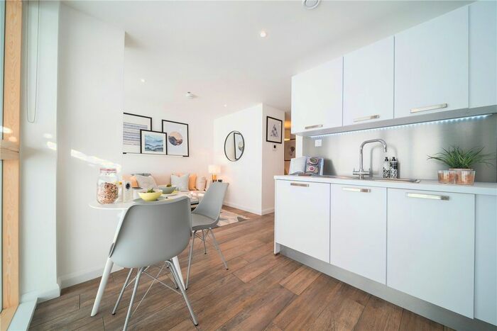 1 Bedroom Studio To Rent In Queen Street, Maidenhead, Berkshire SL6