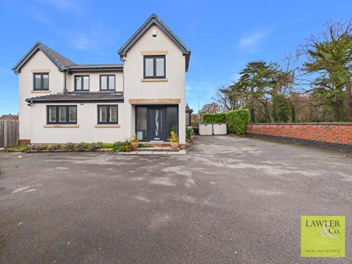 3 Bedroom Detached House For Sale In London Road North, Poynton, Stockport, Cheshire, SK12