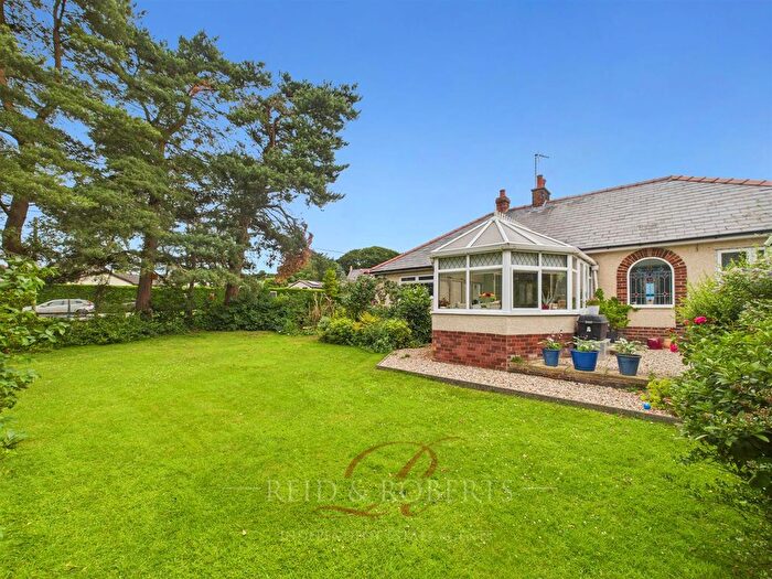 3 Bedroom Detached Bungalow For Sale In Rhosesmor, Mold, CH7