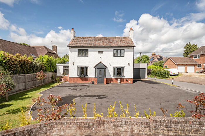 3 Bedroom Detached House For Sale In Main Road, Cherhill, Calne, Wiltshire, SN11