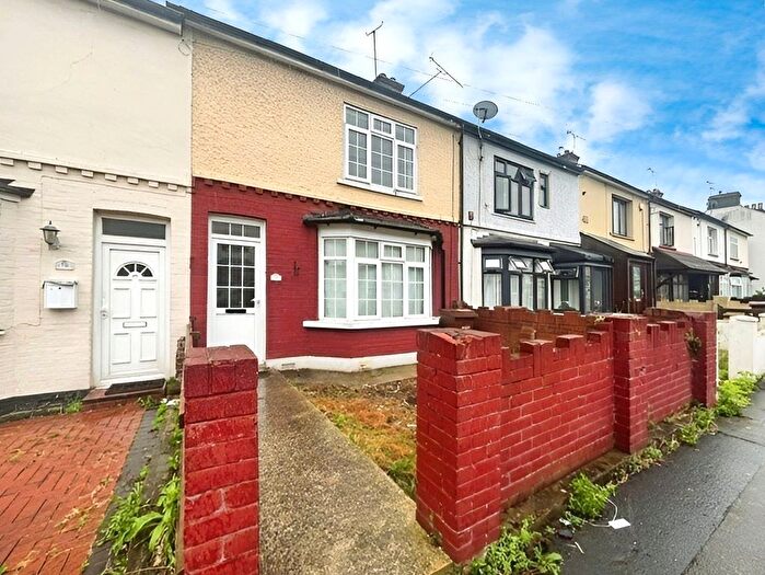 3 Bedroom Terraced House To Rent In King Edward Road, Gillingham, Kent, ME7