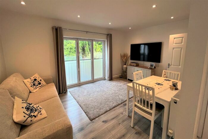 2 Bedroom Apartment To Rent In The Avenue, Amersham, HP7