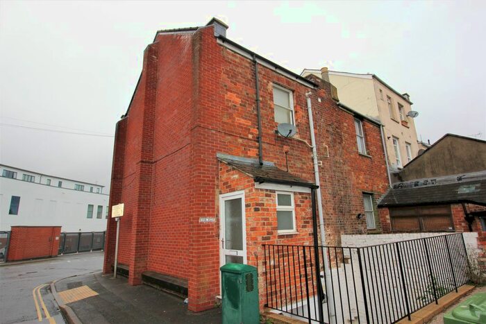 1 Bedroom Flat To Rent In Bennington Street, Cheltenham, GL50