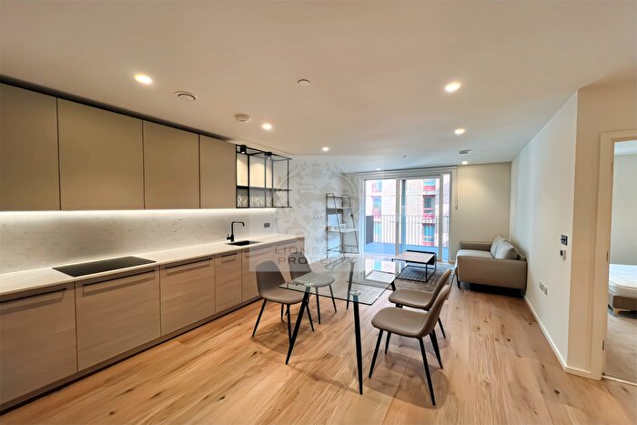 1 Bedroom Apartment To Rent In Curlew House, E14