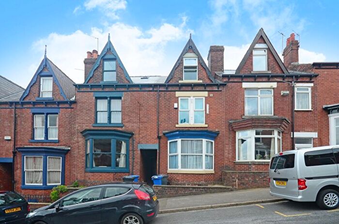 4 Bedroom Terraced House To Rent In Pinner Road, Sheffield, S11