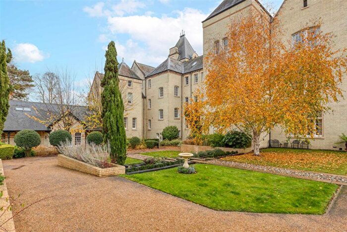 2 Bedroom Flat To Rent In Kingsley Avenue, Fairfield, SG5